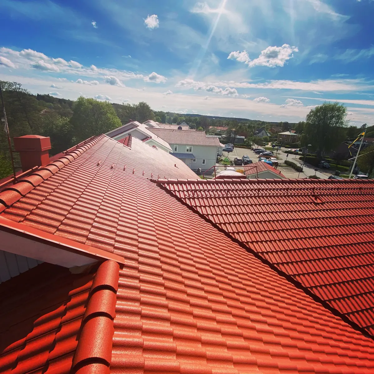Taktvätt av tak och fasad på en villa i Göteborg